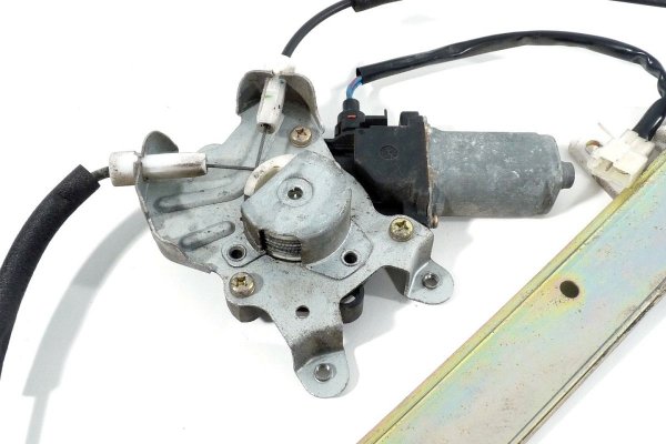 _Podnośnik szyby przód lewy Mitsubishi Colt CJ0 1995-2003 (elektryczny)