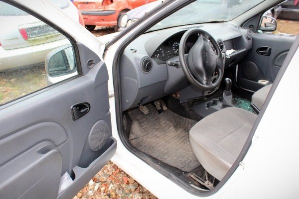 Zderzak przód Dacia Logan I 2011 Van 