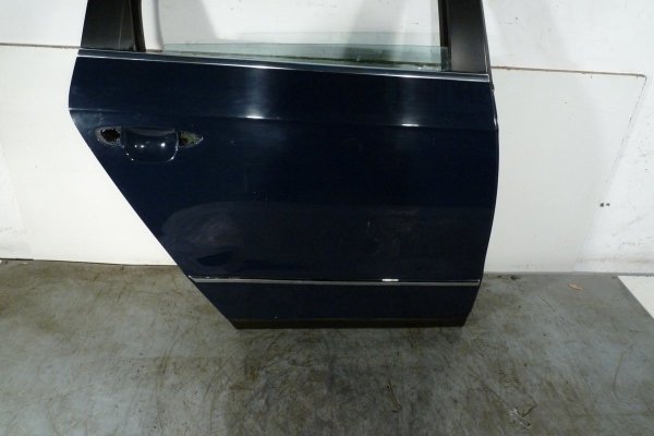 _Drzwi tył prawe VW Passat B6 2009 2.0TDI CBAB Kombi (Kod lakieru: LA5E)