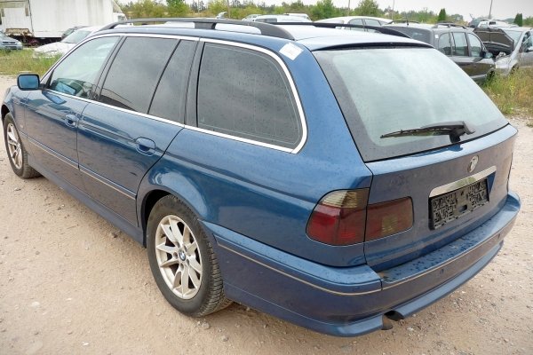 Szyba drzwi przód lewa BMW 5 E39 2002 Kombi 