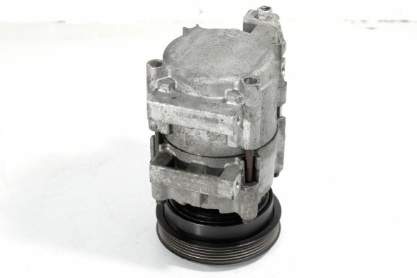 Sprężarka pompa klimatyzacji Hyundai Sonata IV 2002 2.0i 16V F500 5DA193.175-531