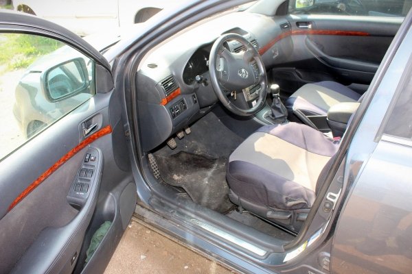 Listwa klapy bagażnika tył Toyota Avensis T25 2005 2.2D-CAT 2AD-FHV Kombi