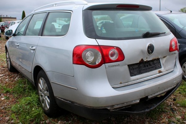 VW Passat B6 2005 2.0TDI BKP Kombi [A]