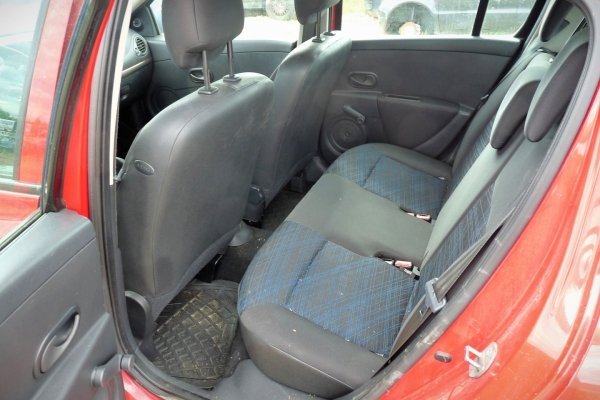Zderzak tył Renault Clio III 2008 Hatchback 5-drzwi (kod lakieru: OV727 - RED BRISK BC)