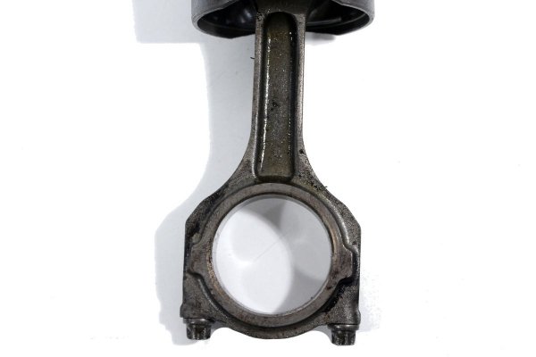 Tłok korbowód Ford Focus MK1 2001-2004 1.8TDCi