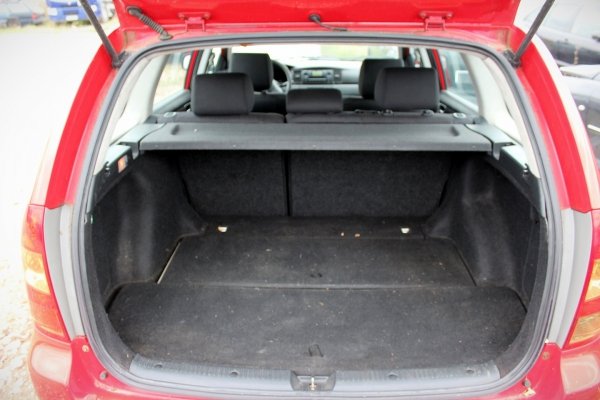 Szyba drzwi tył prawa Toyota Corolla E12 2005 Kombi 