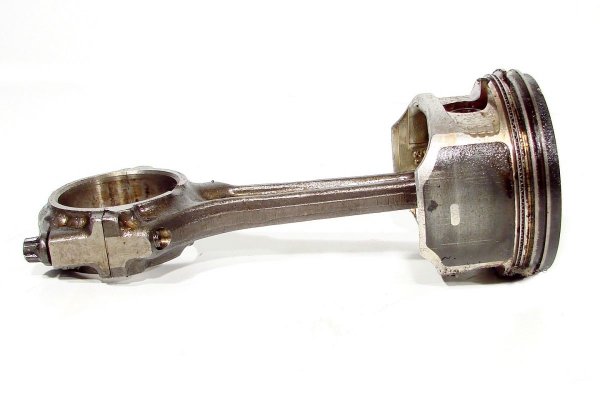 Tłok korbowód Ford Ka MK1 1996-2008 1.3i 8V