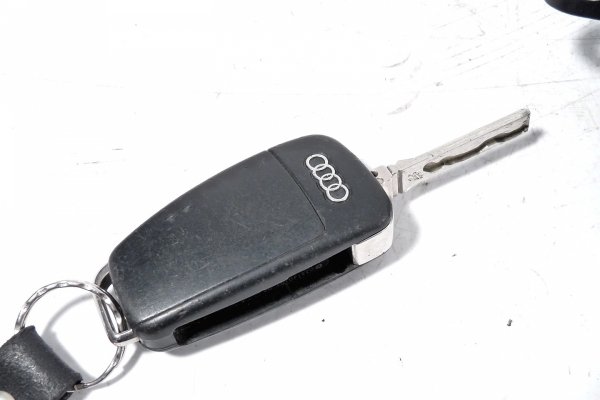 Stacyjka kluczyk Audi A6 C6 2005 2.4i BDW Kombi