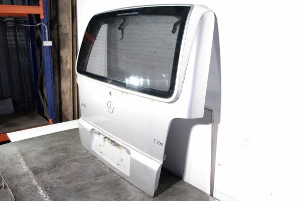 Klapa bagażnika tył Mercedes Vito W638 2000 Bus