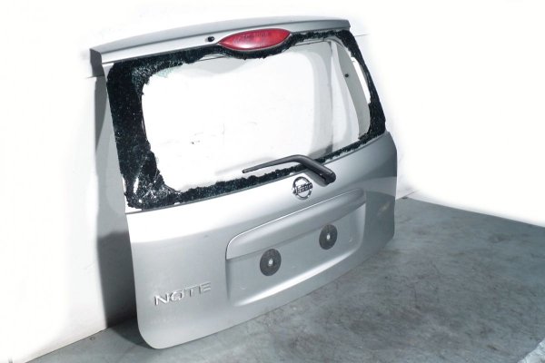 Klapa bagażnika tył Nissan Note E11 2009 HB