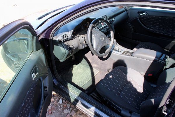 Most tył (główka) Mercedes C-klasa W203 2003 Sportcoupe 