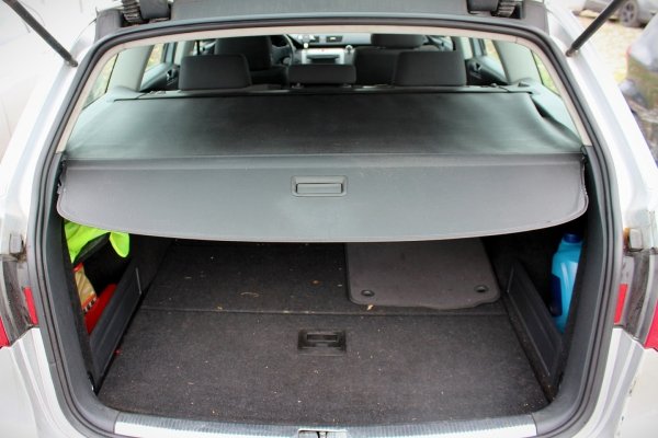 Zamek drzwi tył lewy VW Passat B6 2005 2.0TDI BKP Kombi