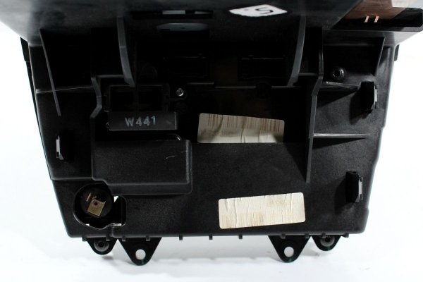 _Panel klimatyzacji radio HU-850 Volvo XC70 2005 Lift