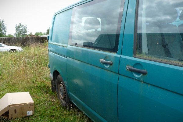 Drzwi przód prawe VW Transporter T5 2005 Bus (kod lakieru: LL6T)