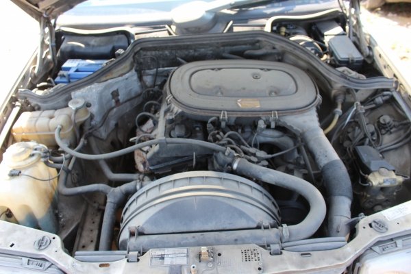 Konsola Mercedes W124 1989 Sedan 