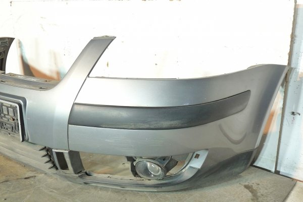 Zderzak przód VW Passat B5 Lift 2001 Sedan (kod lakieru: LD7W)