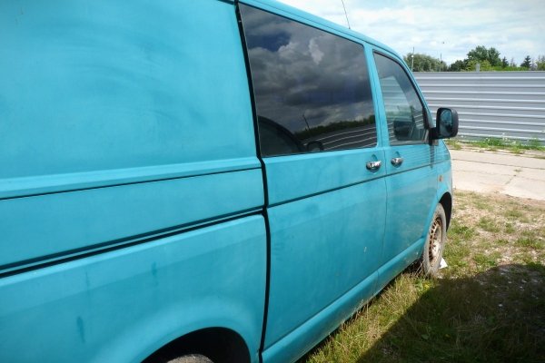Zwrotnica przód lewa VW Transporter T5 2005 2.5TDI AXD Bus