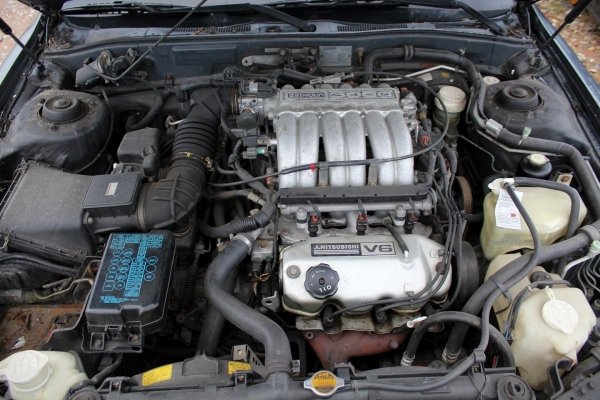 Zderzak przód Mitsubishi Sigma 1996