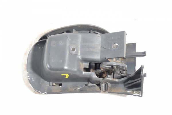 Klamka przód lewa wewnętrzna Mercedes Vito W638 2002 