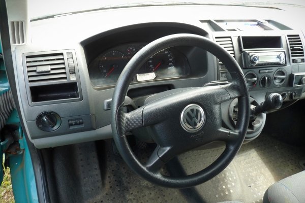 Półoś tył lewa VW Transporter T5 2005 2.5TDI AXD Bus