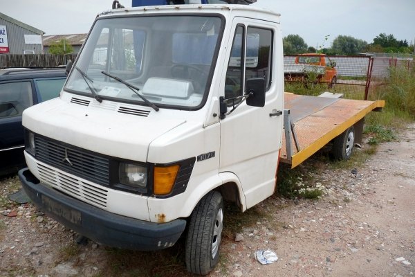 Most tył Mercedes 307D 1985 2.4D 