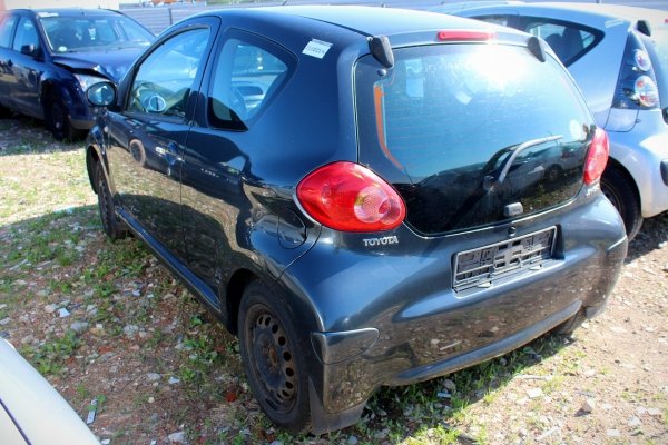 Toyota Aygo 2005 1.0VVTI 1KR Hatchback 3-drzwi [B]