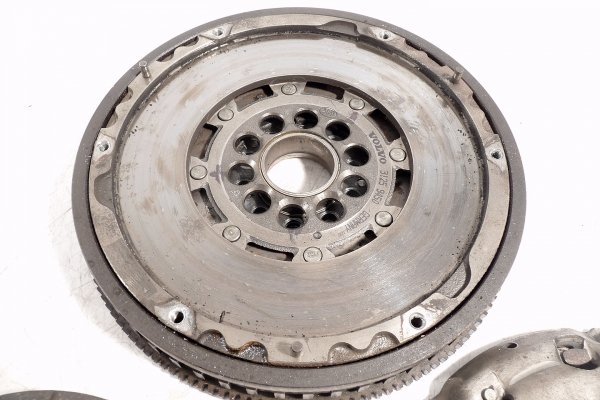 Sprzęgło tarcza docisk koło dwumasowe Volvo V70 2003 2.4 D5 D5244T Kombi