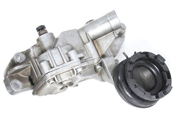 Pompa oleju Audi A8 D2 1994-2002 3.3TDI