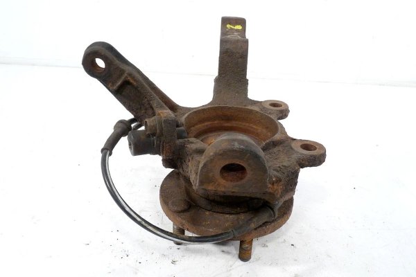Zwrotnica przód lewa Nissan Almera Tino V10 2000-2006 1.8i