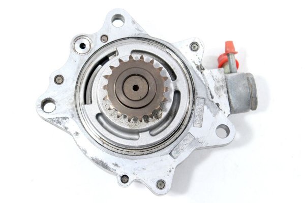 Pompa wakum Nissan Almera N16 Terrano  2.2DI