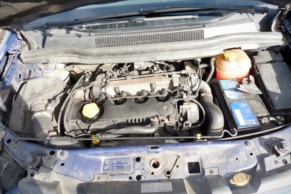 Belka zawieszenia tył Opel Zafira B 2006 1.9CDTI Z19DTL Minivan