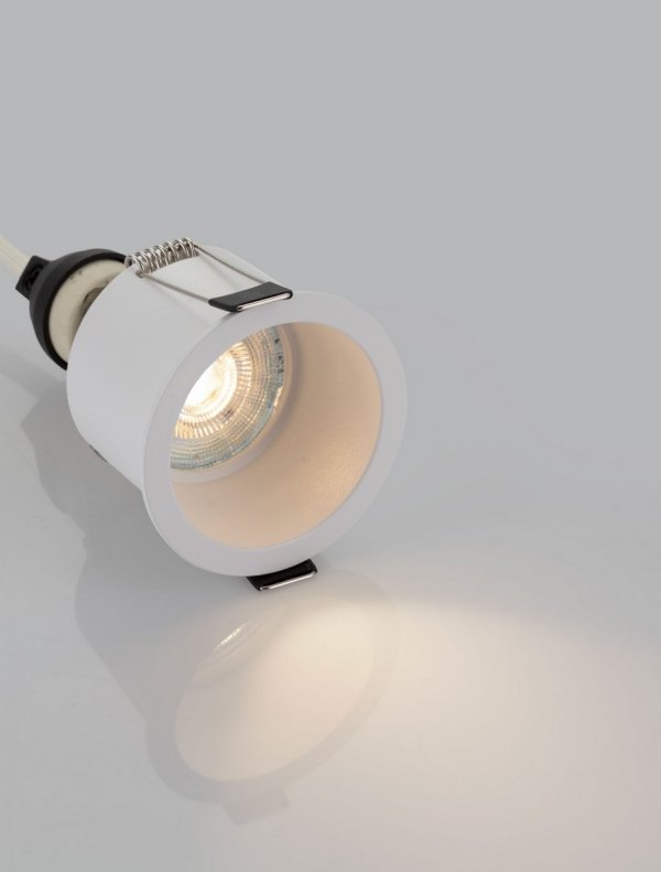 Biała okrągła oprawa sufitowa podtynkowa wpuszczana GU10 minimalistyczna Luces Exclusivas