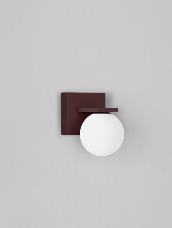 Minimalistyczny kinkiet ścienny zewnętrzny klasyczny LED aluminiowy kolor rdzawy na wysięgniku szklana kula IP65 CELANTO LE75144 Luces Exclusivas