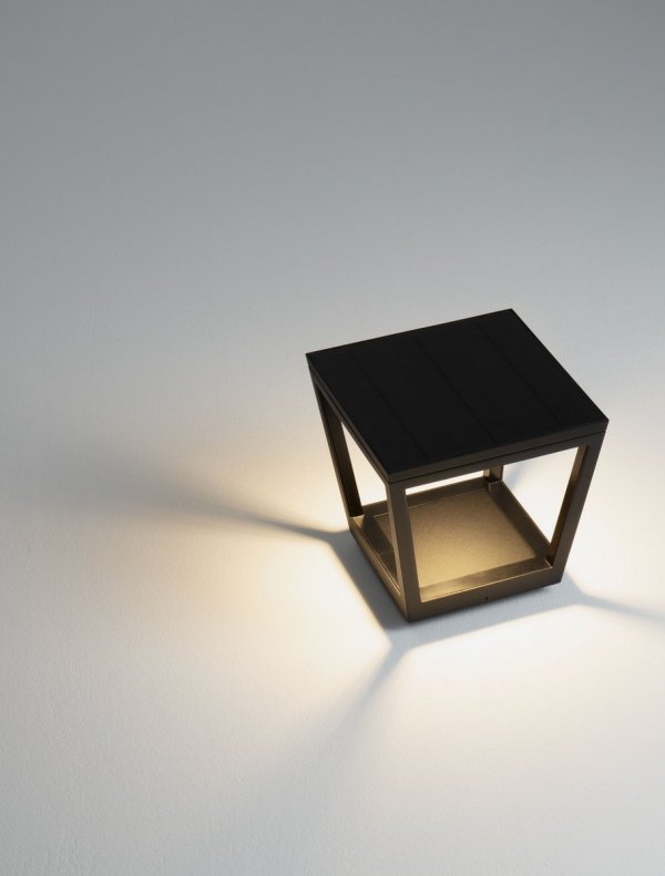 Minimalistyczna lampa solarna zewnętrzna do ogrodu z czujnikiem ruchu klasyczna LED aluminiowa kolor antracyt IP54 CANDELA LE75178 Luces Exclusivas