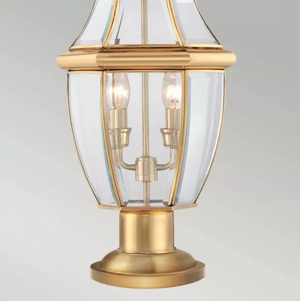 Zewnętrzna lampa stojąca Newbury mosiężna latarnia ogrodowa Elstead Lighting QZ-NEWBURY3-L-PB