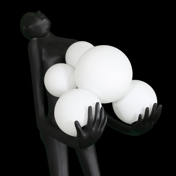 Designerska lampa podłogowa stojąca czarna kobieca sylwetka dekoracyjna ozdobna szklane kule WOMAN F9312 Step Into Design