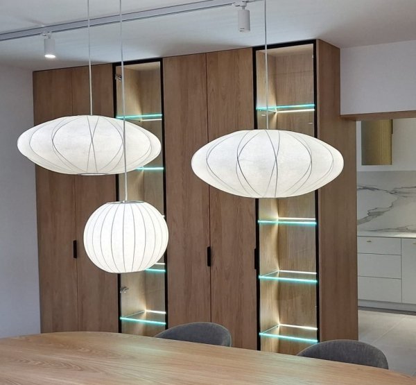 Dekoracyjna nowoczesna biała lampa wisząca designerska skandynawska owalna tkaninowy abażur 50cm SILK FLAT ST-2328-50 Step Into Design