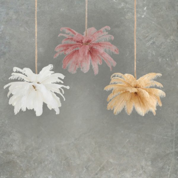 Dekoracyjna nowoczesna beżowa lampa wisząca pióra 6 źródeł światła designerska boho kula EMU ST-DN127 beige Step Into Design