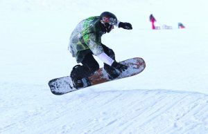 Snowboard – w ochraniaczach czy bez?