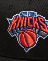 Mitchell & Ness czapka z daszkiem NBA New York Knicks Team Logo High Crown 6 Panel Classic Red Snapback HHSSINTL102-NYKYYPPPBLCK