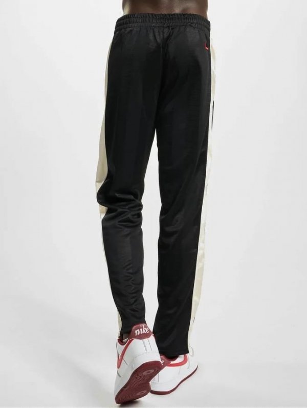 Fubu spodnie dresowe męskie czarne Corporate Stripded Track Pants 6004570