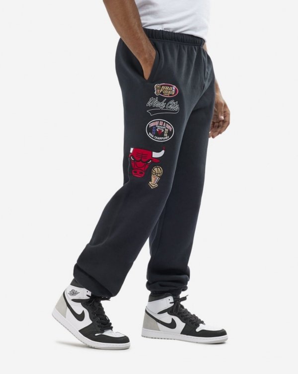Mitchell &amp; Ness spodnie dresowe męskie czarne NBA Champ City Fleece Bottoms Chicago Bulls PSWP3253-CBUYYPPPBLCK