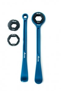 ACCEL KOMPLET ŁYŻEK DO OPON (23+24CM) ALU7075 KUTE Z KLUCZAMI 10,13,17,22,27,32 MM KOLOR NIEBIESKI (ŁYŻKA DO OPON) 