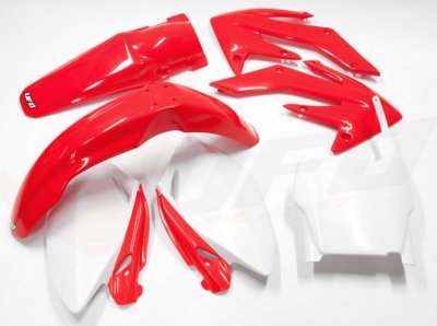 UFO KOMPLET PLASTIKÓW HONDA CRF 250R 06-07 KOLOR OEM (CZERWONY/BIAŁY) (HO105E999)