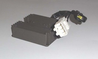 TOURMAX REGULATOR NAPIĘCIA SUZUKI AM 650 BURGMAN 03-10, VZ 1500 INTRUDER 09-10, VLR/VZR 1800 06-11 (OEM: 32800-10G20) (MADE IN J