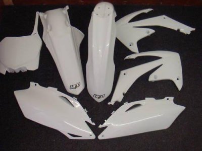 UFO KOMPLET PLASTIKÓW YAMAHA YZF 450 11-12 KOLOR BIAŁY (YA311E046)