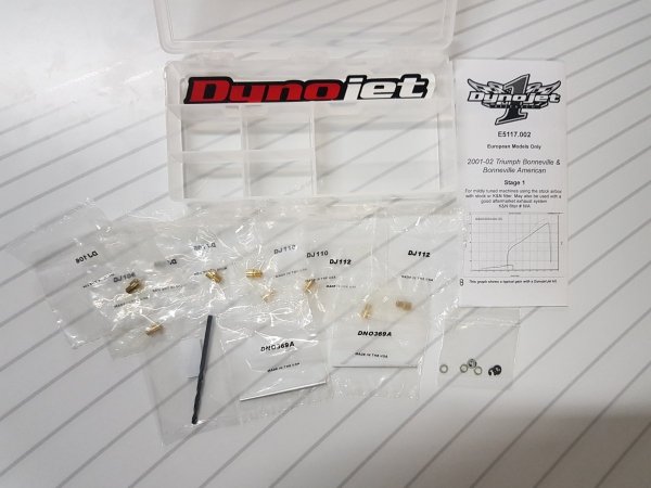 Triumph Bonneville (01-02) zestaw dysz Dynojet