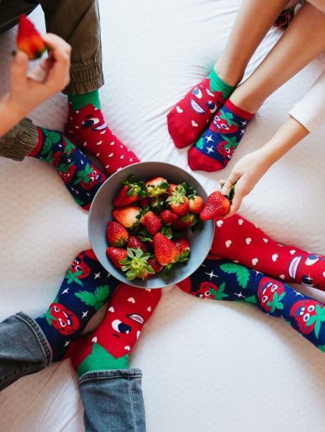Happy Strawberries - Junior Socks - Good Mood