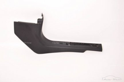 Maserati Levante M161 3.0 V6 petrol Tapicerka panel prawy przód 