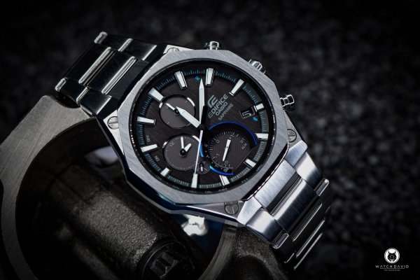 zegarek Edifice EQB-1100D-1AER - ONE ZERO Autoryzowany Sklep z zegarkami i biżuterią